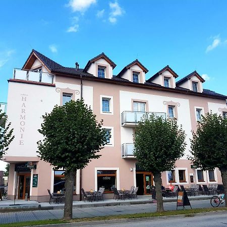 Wellness hotel Harmonie Třeboň Buitenkant foto